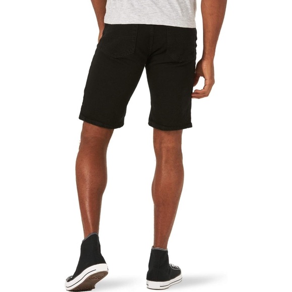 NWT Wrangler Authentics Men's Classic Jean Short in Black Size 32 - Picture 2 of 9